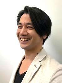 岩崎 靖史